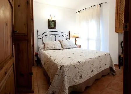Puerta De Aduares Hotel 2*