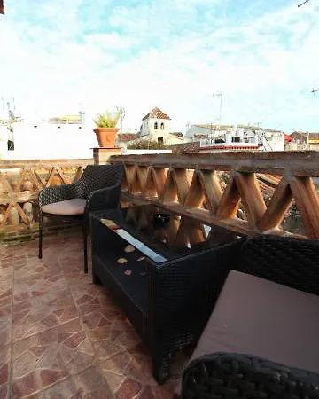 Hotel Puerta De Aduares 2*